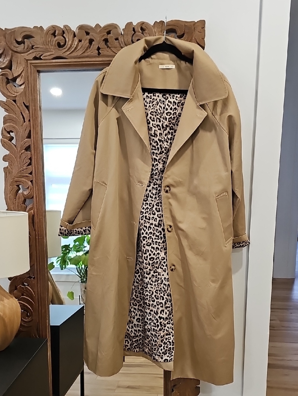 Classic Tan Trench Coat with Leopard Lining